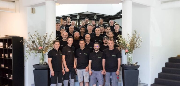 Das OSCHWALD-Bodenleger-Team im Gruppenfoto